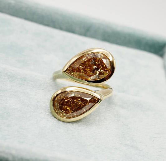 Moi et Toi Ring with two Pear Diamonds or Moissanites, 18K Gold, view 2