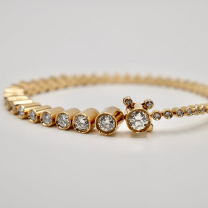 Gradient or Graduating Tennis Bracelet