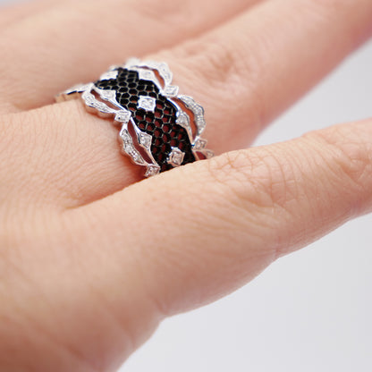 Lace Honeycomb Scalloped Ring, 18K Blackened Gold, view 9