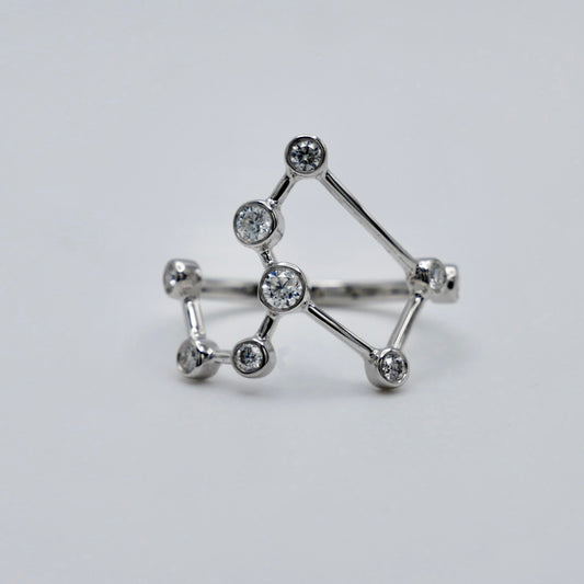 Leo Constellation Ring in 18K Gold with Lab Diamonds