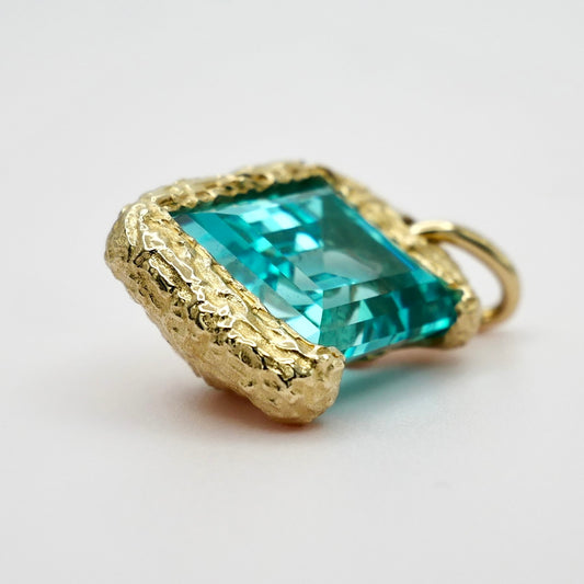 Baguette Cut Aquamarine Melted Hammered Gold Pendant, view 2