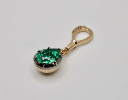 Georgian Victorian Ball Chain Pear Emerald Pendant, 18K Gold, 2.5 Ct, view 2