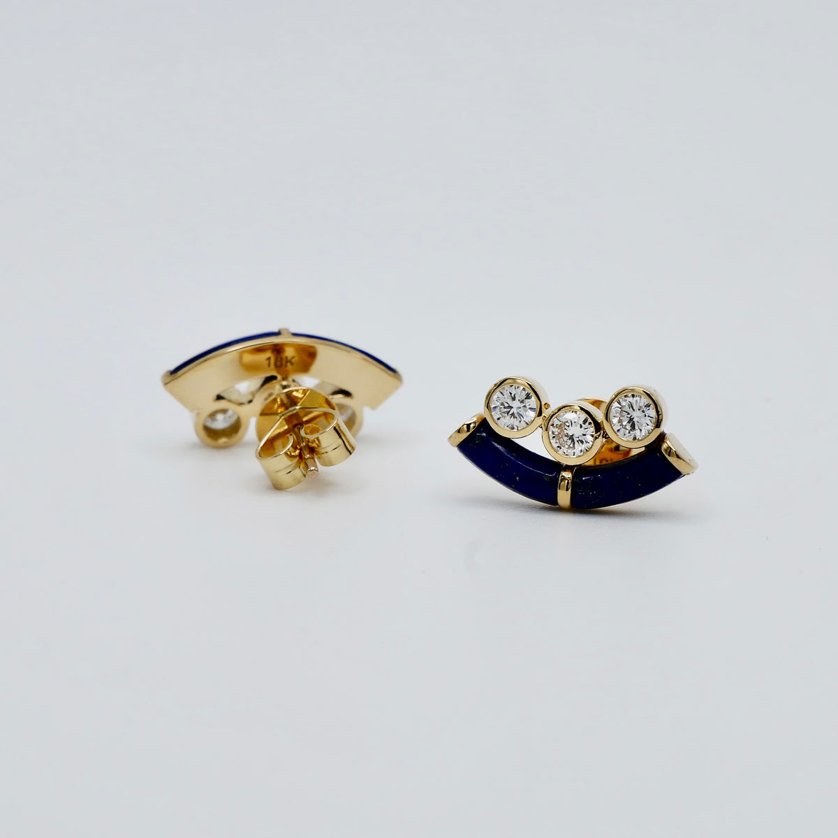 Boucles d'oreilles clous en émeraudes de Zambie, taille ronde et émeraude, serties en chaton géorgien, 9 carats