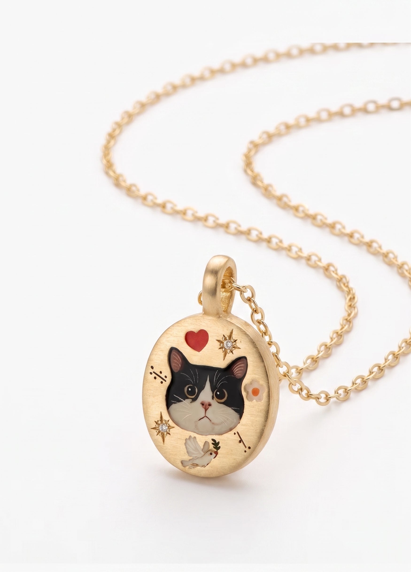 Custom pet portrait pendant, hand painted enamel in solid gold, view 2