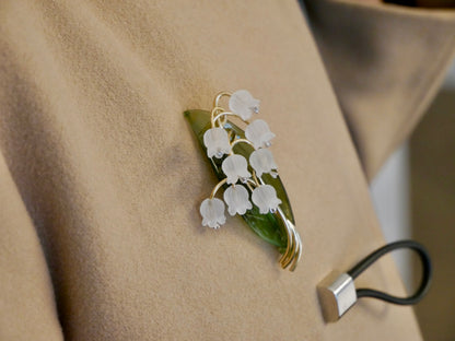 Rock Crystal, Diamond, Nephrite and Gold Lily of the Valley Brooch, 18K Gold, view 7