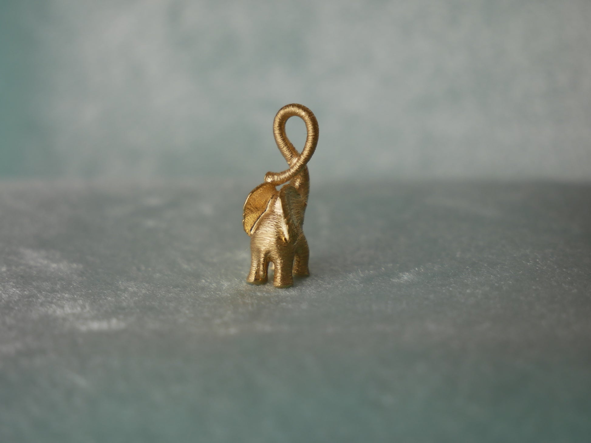 ole lynggaard, elephant pendant,  diamond elephant pendant, medium elephant, tamara kalinic