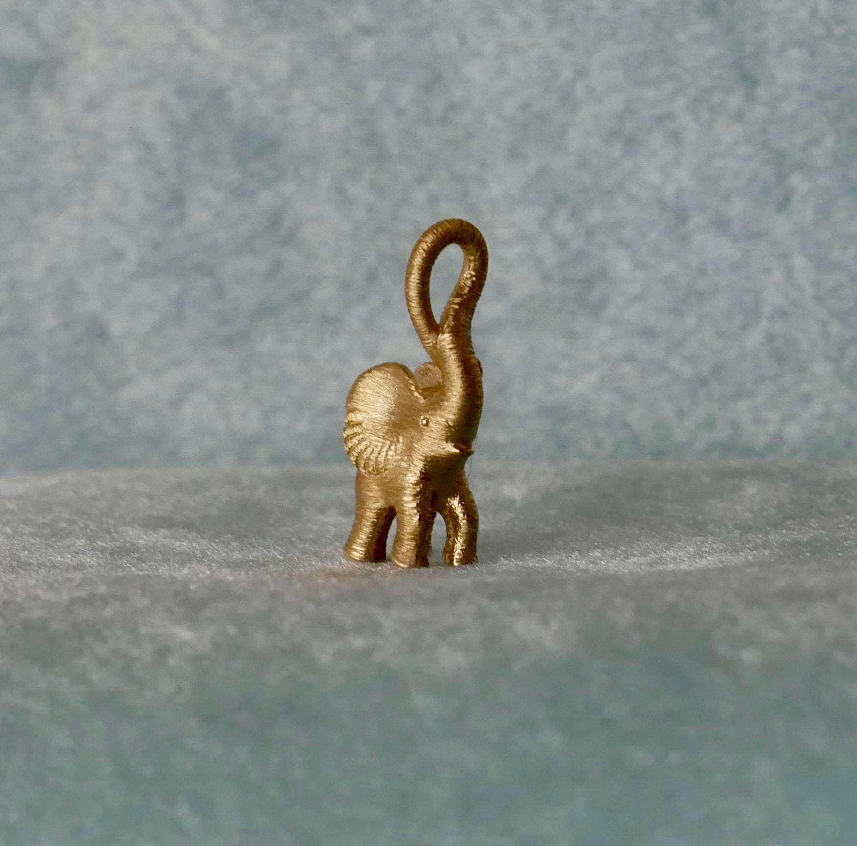 ole lynggaard, elephant pendant,  diamond elephant pendant, medium elephant, tamara kalinic