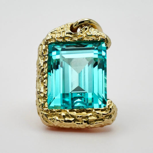 9K/14K/18K Yellow Gold Baguette Cut Aquamarine Melted Hammered Gold Pendant