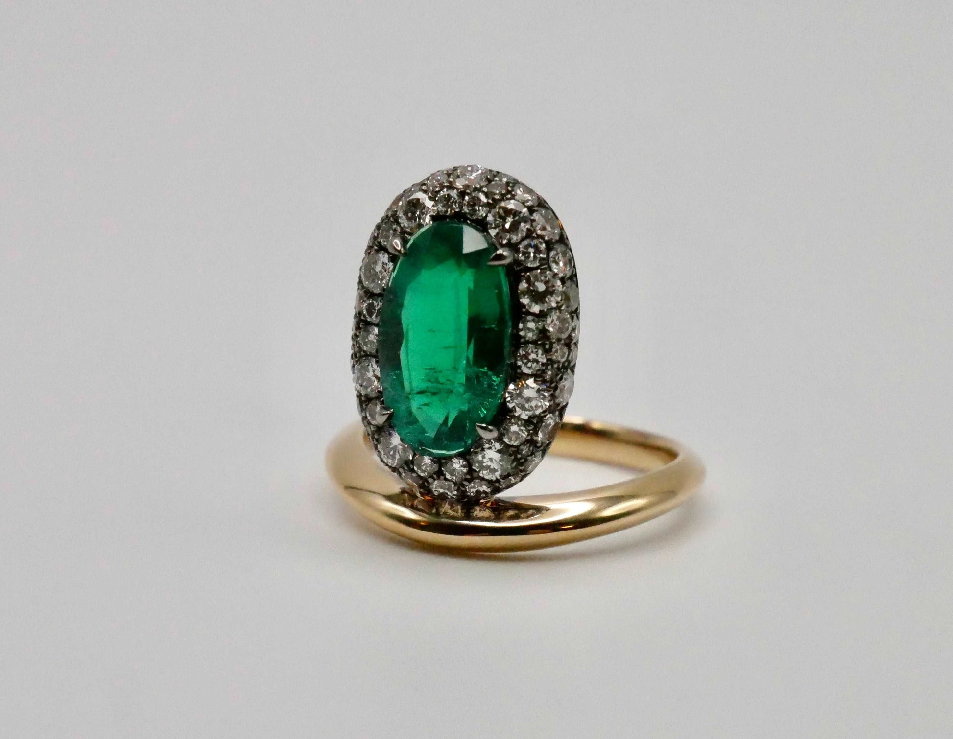 Arielle Ratner Emerald Pave Perch Ring