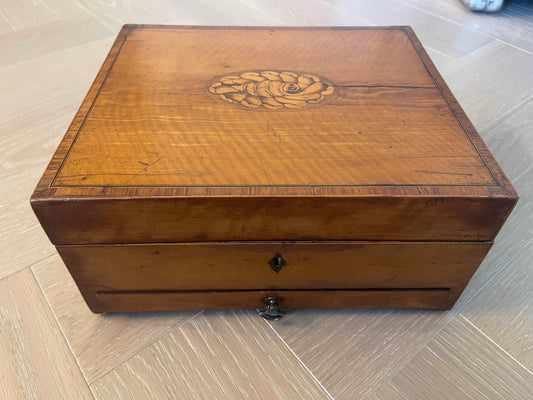 Antique 19th Century Walnut Shell Inlay Vanity Box, view 2