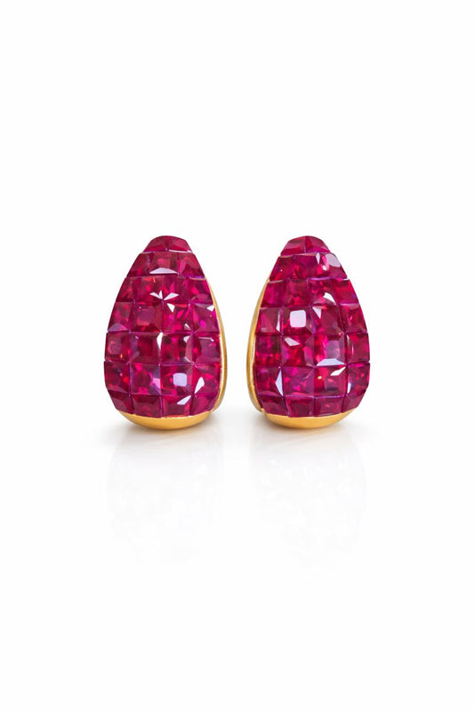 Reversible carré-cut ruby drop earrings in 18K gold, view 3