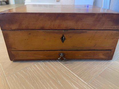 Antique 19th Century Walnut Shell Inlay Vanity Box, view 3