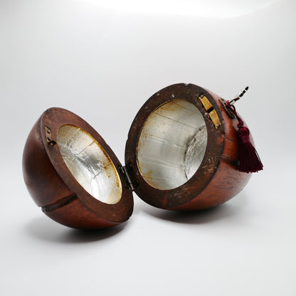 Late Georgian melon tea caddy, 6 inches high, the scarcest of the English fruit caddy forms