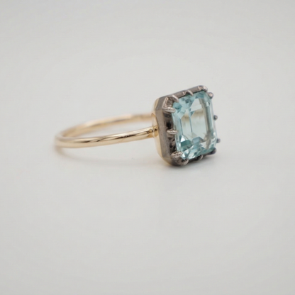 Georgian Victorian Aquamarine Button Back Collet Ring, view 2