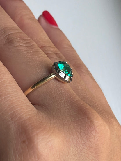 Georgian Victorian Heart Shaped Emerald and Gold Collet Button Back Ring, Blackened Gold, view 10