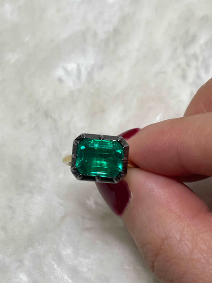 Georgian Victorian Emerald Cut Emerald Button Back Collet Ring, view 4