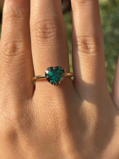 Georgian Victorian Heart Shaped Emerald and Gold Collet Button Back Ring, Blackened Gold, view 9