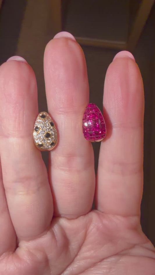 Boucles d'oreilles réversibles en or 18 carats avec rubis, saphir ou émeraude taille carré et diamants de laboratoire
