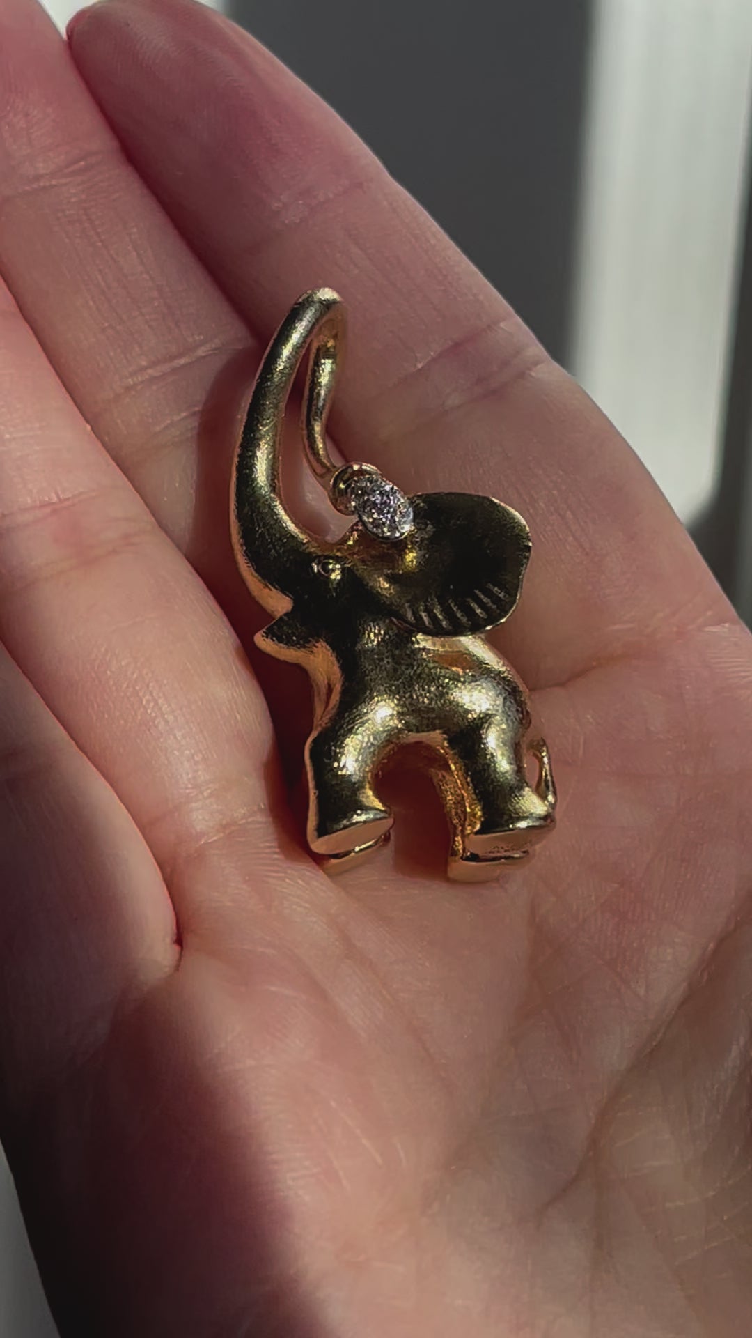 18K Yellow Gold Diamond Large Elephant Pendant Charm discomarshmallow