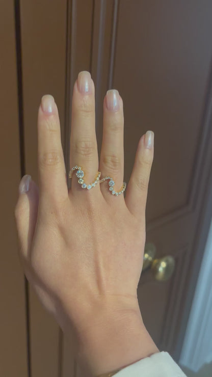 Wave Embrace II Ring, 18K Gold