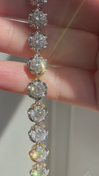 Scalloped Tennis Bracelet with 10- of Round Moissanites